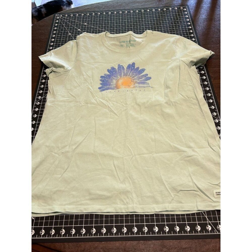Life Is Good XL Women's Tee Shirt Sunflower Print Light Green Cotton